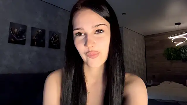 AuraJefcoat online show from May 2026 01:43:02 PM