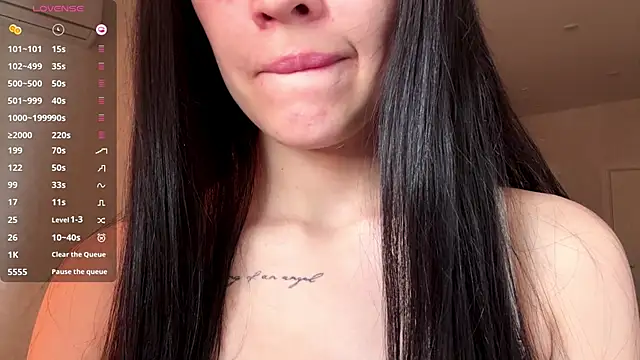 AuraJefcoat online show from April 2026 12:34:01 PM