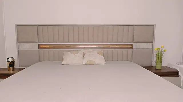 ClaudiaMilf online show from September 2025 09:10:01 PM