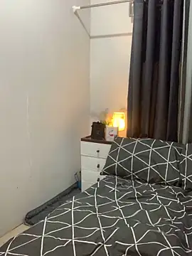 AngelHille online show from December 2025 04:12:02 PM