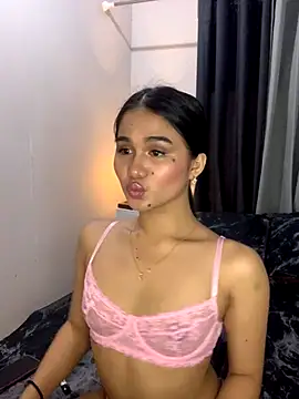 Snapshot of AngelHille chatting on October 2025 05:12:02 PM AngelHille online show from October 2025 05:12:02 PM