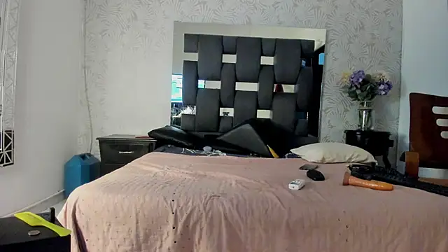 Snapshot of MissDiabla_ chatting on October 2025 03:08:01 PM MissDiabla online show from October 2025 03:08:01 PM