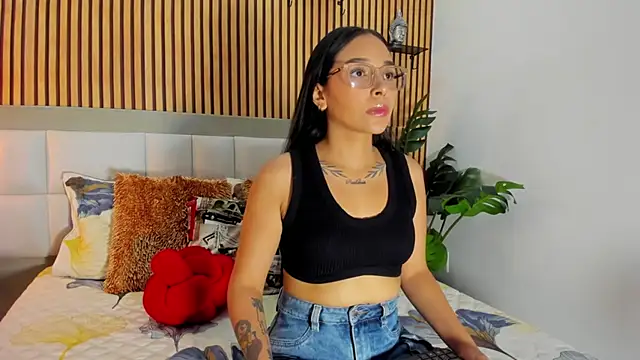 Roseaurora online show from September 2025 11:46:02 AM