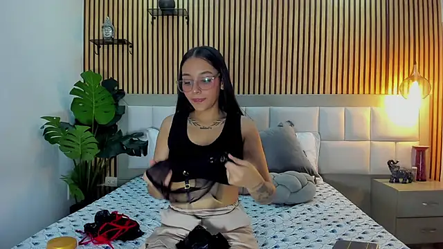 Snapshot of Roseaurora chatting on November 2025 02:27:01 PM Roseaurora online show from November 2025 02:27:01 PM