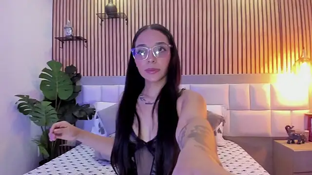 Snapshot of Roseaurora chatting on November 2025 12:39:01 PM Roseaurora online show from November 2025 12:39:01 PM