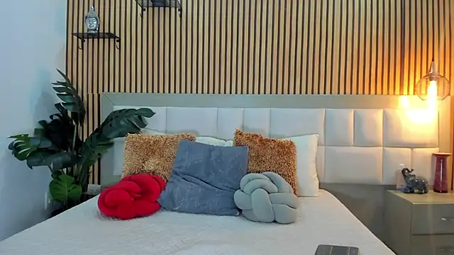 Roseaurora online show from January 2026 12:53:01 PM