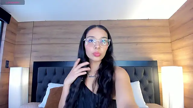 Roseaurora online show from March 2026 01:02:01 PM