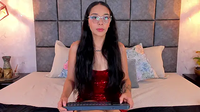 Snapshot of Roseaurora chatting on May 2026 10:36:01 AM Roseaurora online show from May 2026 10:36:01 AM