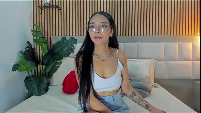 Roseaurora online show from February 2026 12:24:01 PM