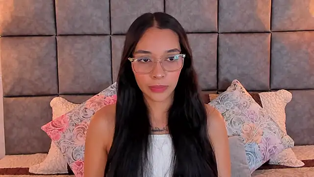 Snapshot of Roseaurora chatting on June 2026 11:10:01 AM Roseaurora online show from June 2026 11:10:01 AM