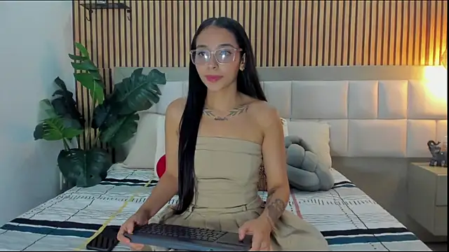 Roseaurora online show from February 2026 12:49:01 PM