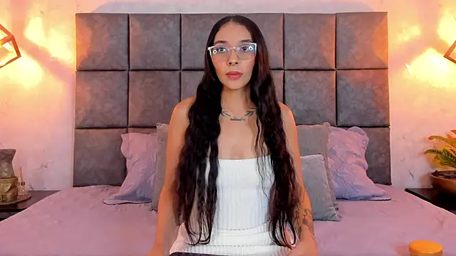 Snapshot of Roseaurora chatting on April 2026 11:36:02 AM Roseaurora online show from April 2026 11:36:02 AM