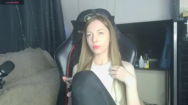 BabbbyFoxxx online show from March 2026 05:45:02 AM