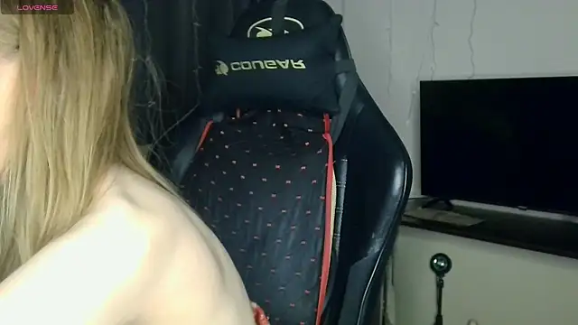 BabbbyFoxxx online show from April 2026 04:46:01 AM