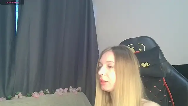 BabbbyFoxxx online show from October 2025 04:44:02 AM