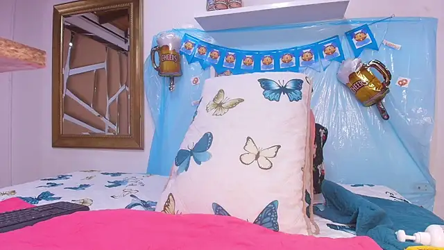 sweegirl69 online show from September 2025 12:00:02 PM