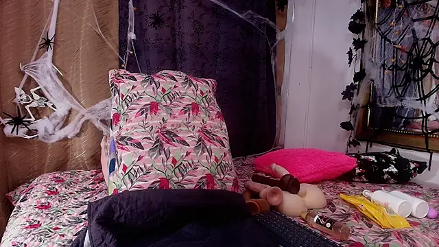 sweegirl69 online show from October 2025 12:16:02 PM