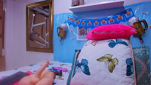 sweegirl69 online show from September 2025 12:00:02 PM