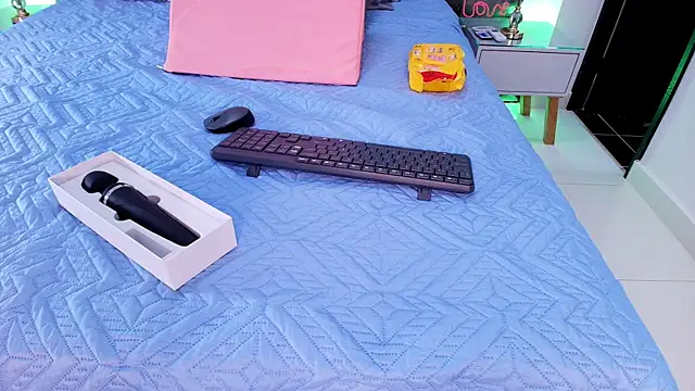 sweegirl69 online show from November 2025 11:58:02 AM