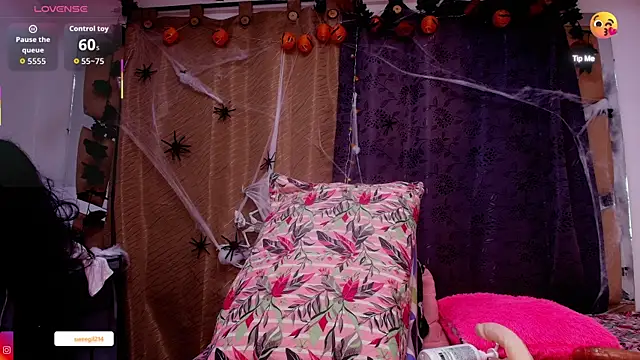 sweegirl69 online show from October 2025 11:53:02 AM