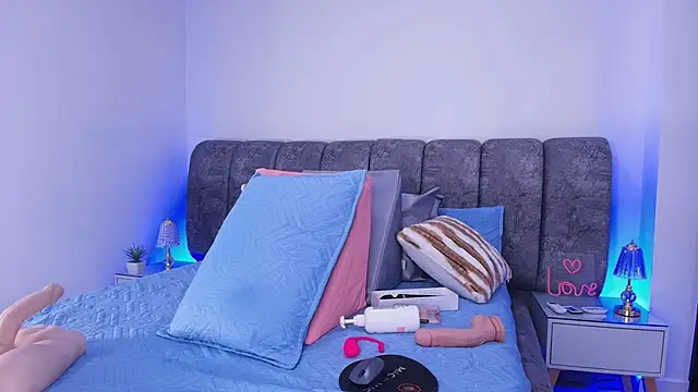 sweegirl69 online show from November 2025 12:06:01 PM