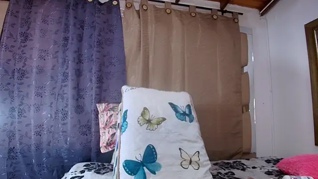 sweegirl69 online show from October 2025 12:06:01 PM