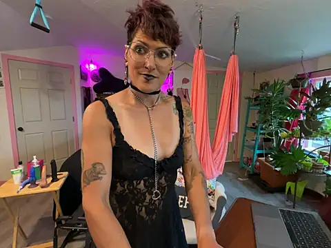Snapshot of kinkycanner chatting on April 2026 11:08:01 PM kinkycanner online show from April 2026 11:08:01 PM