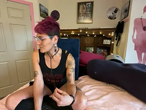 kinkycanner online show from February 2026 10:18:02 PM