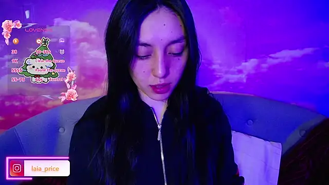 Laia and Damian online show from December 2025 07:31:01 PM