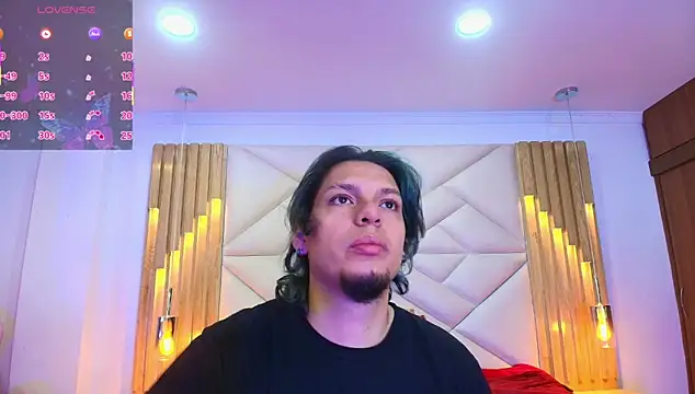 Laia and Damian online show from October 2025 07:33:01 PM