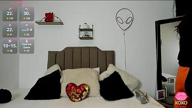 Elisabeth swan online show from September 2025 12:22:01 PM