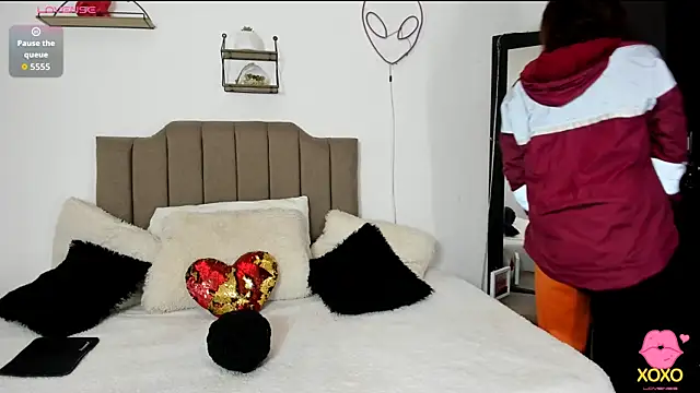 Elisabeth swan online show from September 2025 12:11:01 PM