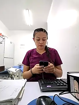 Snapshot of Madisson-04_ chatting on October 2025 07:37:01 PM Madisson-04 online show from October 2025 07:37:01 PM