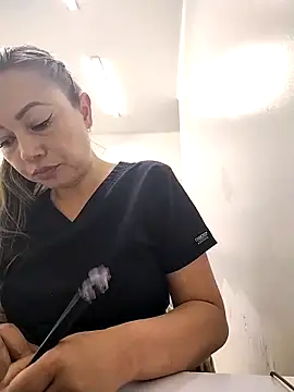 Snapshot of Madisson-04_ chatting on December 2025 03:00:02 PM Madisson-04 online show from December 2025 03:00:02 PM