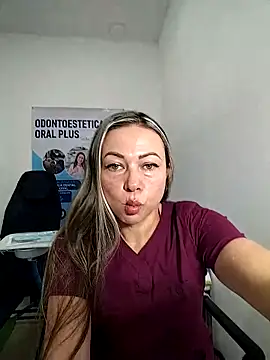 Snapshot of Madisson-04_ chatting on November 2025 03:12:02 PM Madisson-04 online show from November 2025 03:12:02 PM