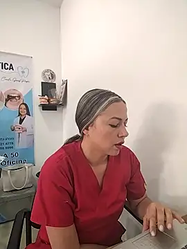 Snapshot of Madisson-04_ chatting on November 2025 06:40:02 PM Madisson-04 online show from November 2025 06:40:02 PM