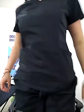 Snapshot of Madisson-04_ chatting on November 2025 03:27:01 PM Madisson-04 online show from November 2025 03:27:01 PM