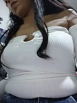MiaForever1 online show from June 2026 11:25:02 PM