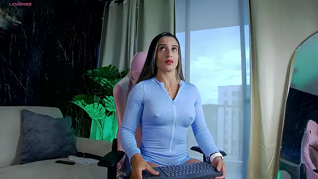 Emily Foxx01 online show from April 2026 10:14:01 PM