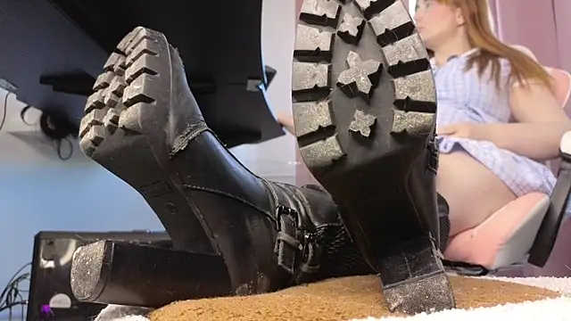 CruelSiren online show from February 2026 08:03:01 AM