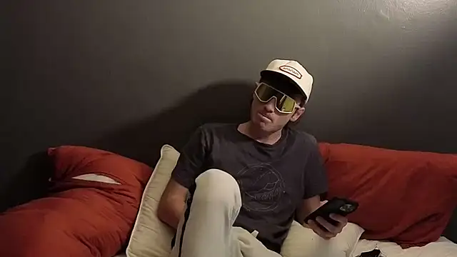 Snapshot of maskedboy1 chatting on October 2025 10:16:01 PM maskedboy1 online show from October 2025 10:16:01 PM