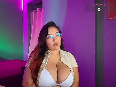 Snapshot of sophiejuicy_ chatting on October 2025 09:05:01 PM sophiejuicy  online show from October 2025 09:05:01 PM