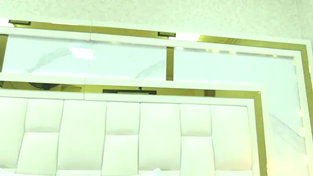 violet sm online show from November 2025 03:21:02 AM