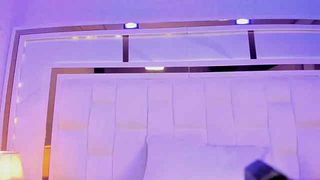 violet sm online show from November 2025 03:10:01 AM