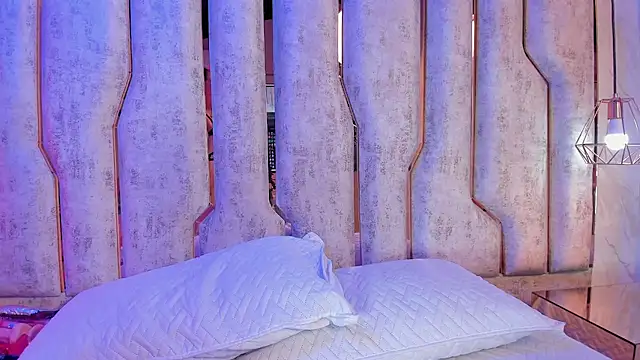 violet sm online show from September 2025 05:03:01 AM