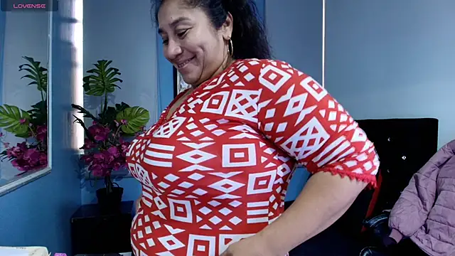 Snapshot of milf_latinn chatting on October 2025 12:39:02 PM milf latinn online show from October 2025 12:39:02 PM
