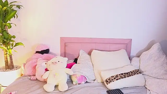 dahiana marin online show from March 2026 12:10:02 AM