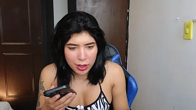 Snapshot of dahiana_marin chatting on June 2026 05:40:01 PM dahiana marin online show from June 2026 05:40:01 PM