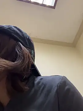 Clavelnegro online show from December 2025 08:47:01 PM