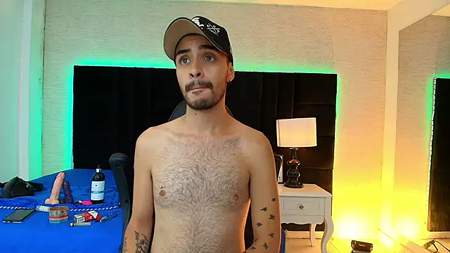 Snapshot of HairyDiamond_ chatting on September 2025 03:25:01 PM HairyDiamond online show from September 2025 03:25:01 PM